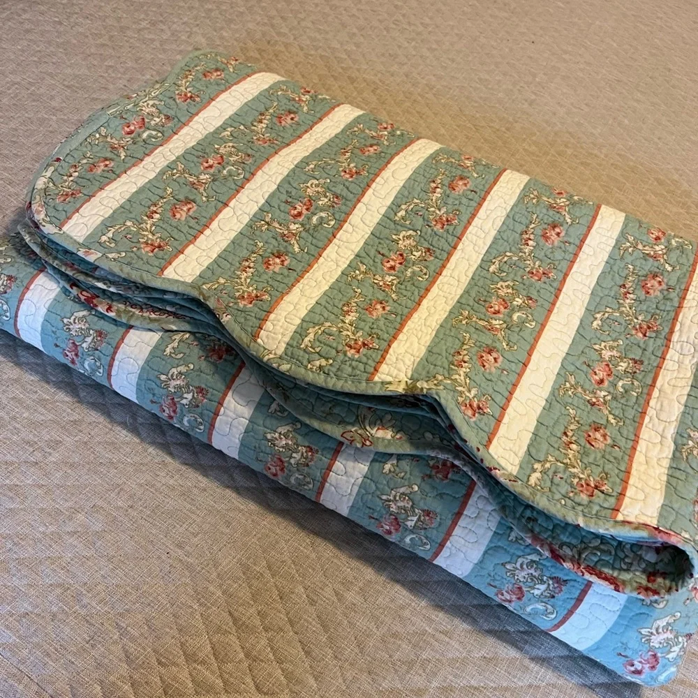 Reversible King Quilt Like New: Light Teal Floral & Stripe Reversible Quilt